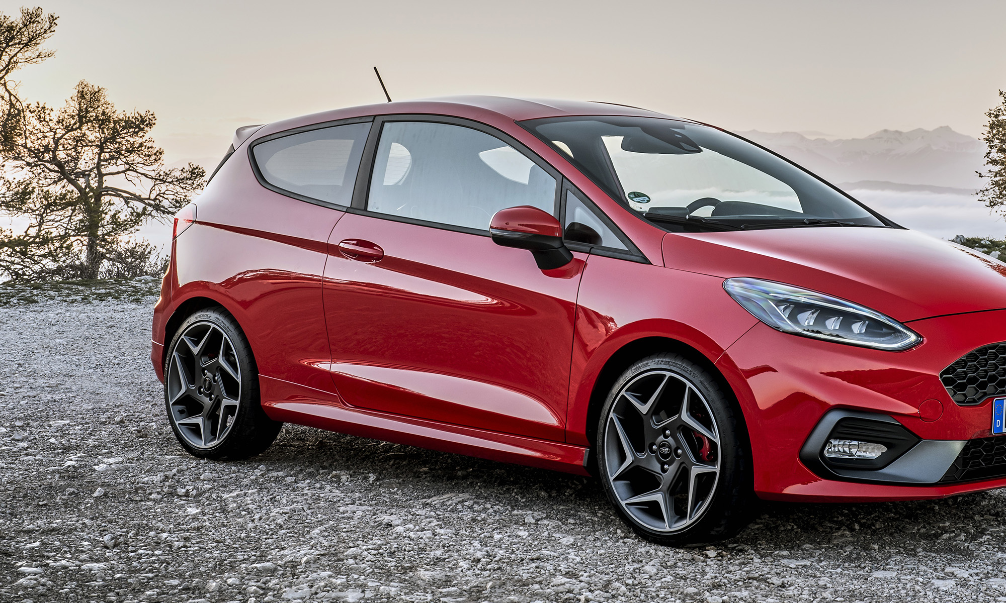 El Ford Fiesta eléctrico podría plantar sus bases en el actual Renault 5 E-Tech.