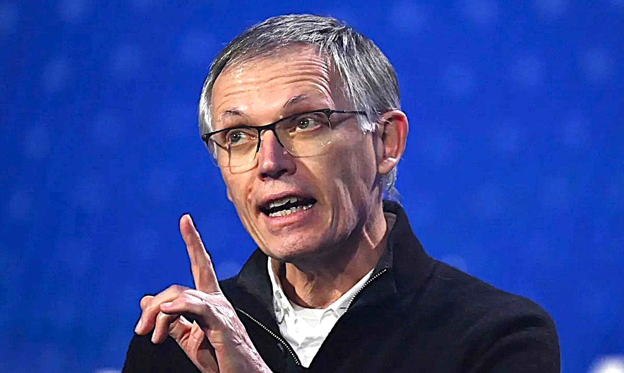 Carlos Tavares, el ex CEO de Stellantis, predice que en cinco años, las marcas chinas podrían adquirir hasta 10 fábricas en Europa.