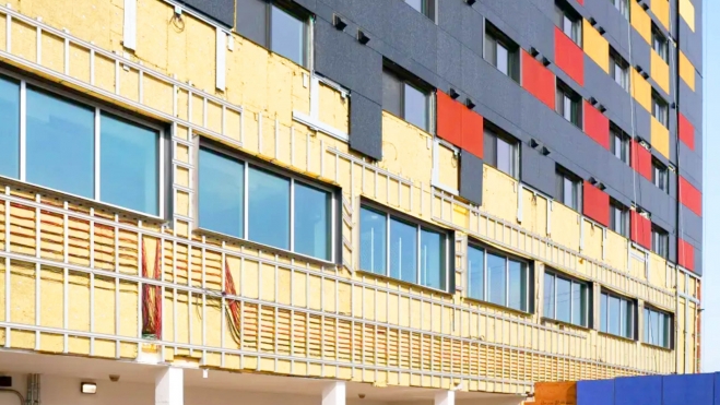 edificio mural paneles solares verticales canada 3