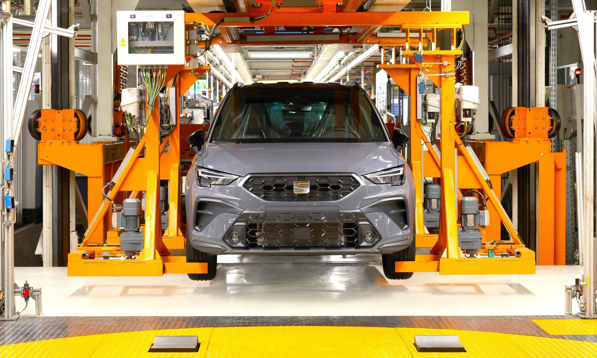 SEAT y CUPRA quieren fabricar hasta 300.000 coches eléctricos al año en Martorell, y la nueva planta de ensamblaje de baterías resulta crucial.