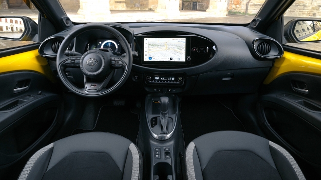 Toyota barato venta España gasta 3,8 litros gasolina motor irrompible híbrido (25)