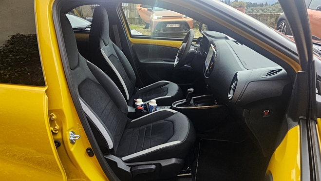 Toyota barato venta España gasta 3,8 litros gasolina motor irrompible híbrido (18)