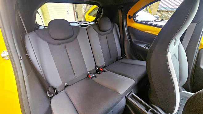 Toyota barato venta España gasta 3,8 litros gasolina motor irrompible híbrido (19)