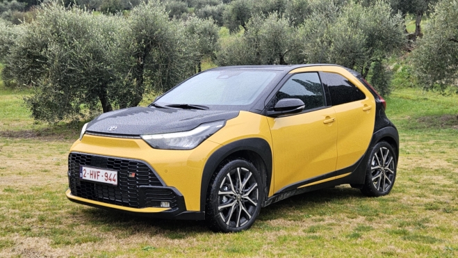 Toyota barato venta España gasta 3,8 litros gasolina motor irrompible híbrido (2)