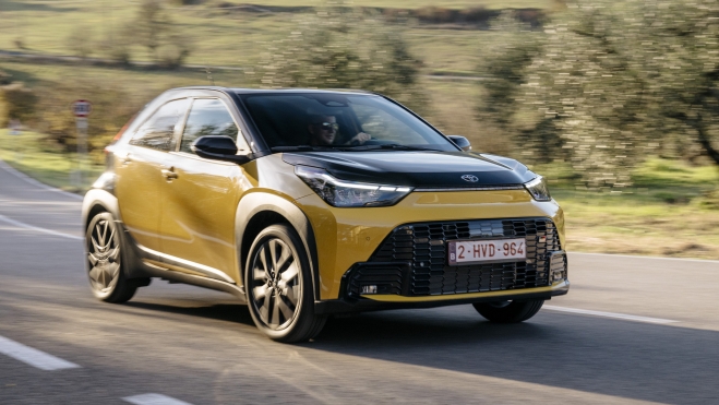 Toyota barato venta España gasta 3,8 litros gasolina motor irrompible híbrido (14)