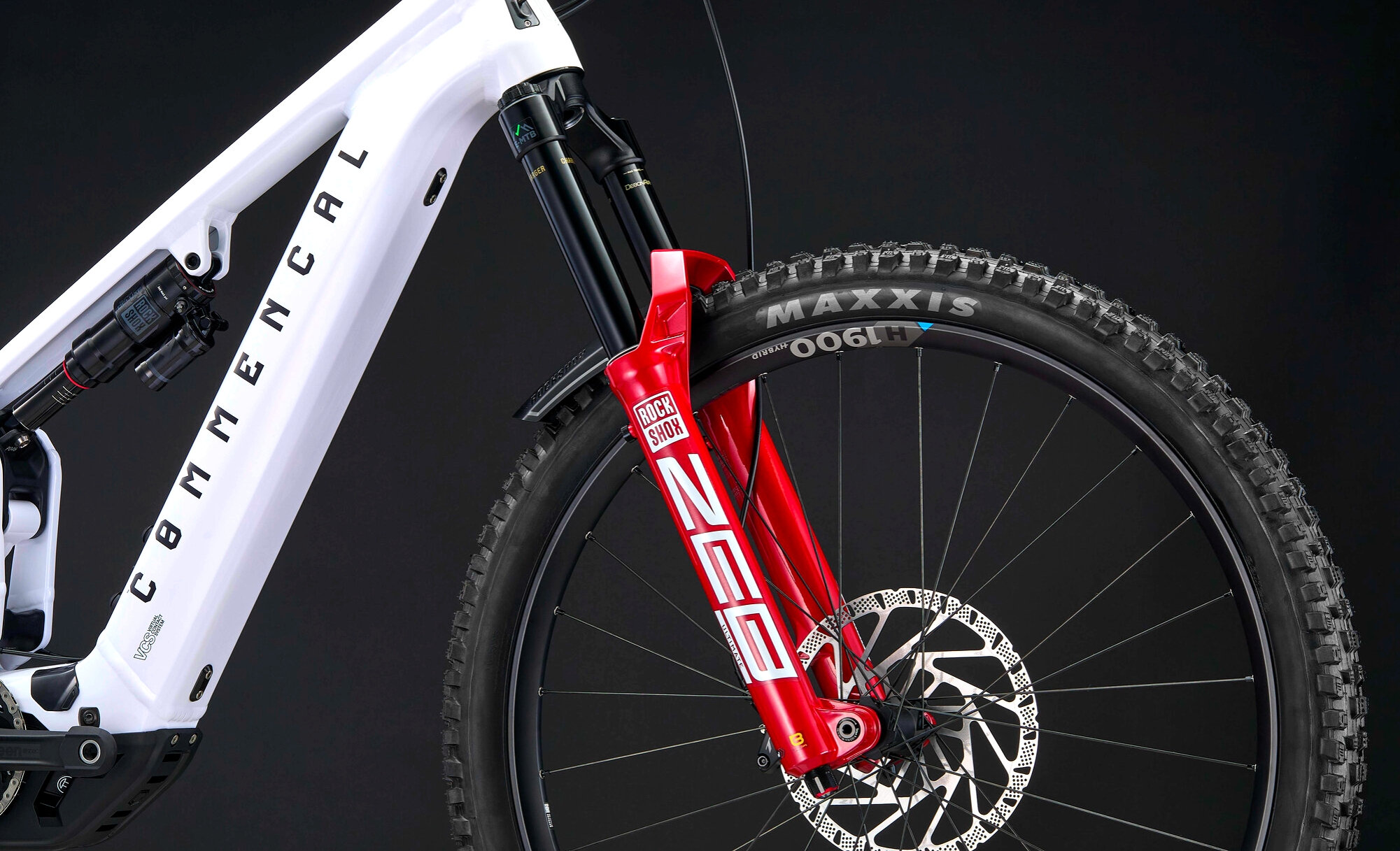 El nuevo acabado toma el nombre de sus suspensiones (Foto: COMMENÇAL).