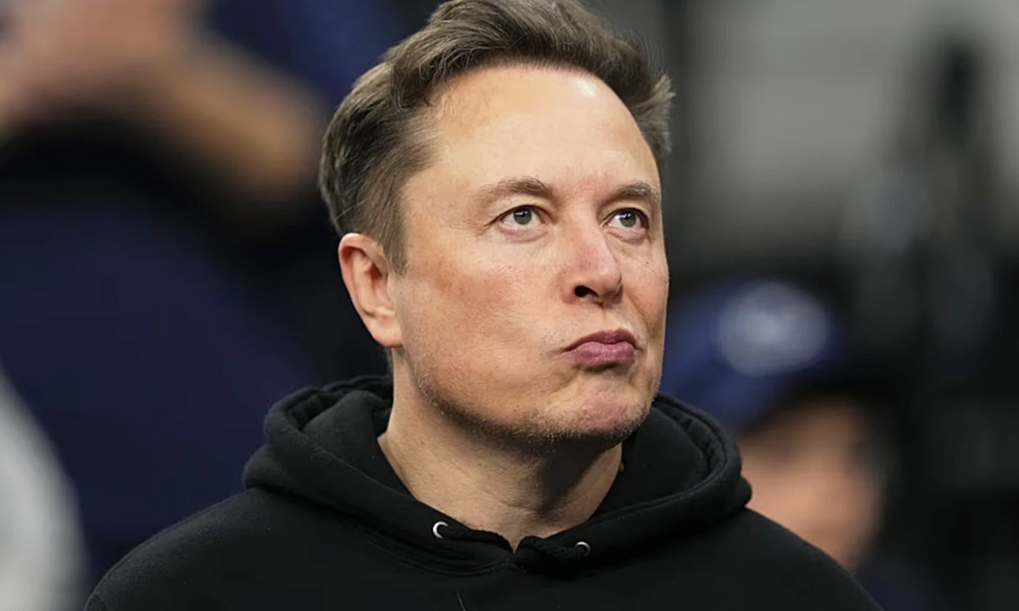 tesla patente satelite starlink coches