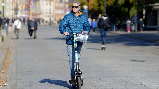 cnmc critica ataque patinente electrico 2 cnmc critica ataque patinente electrico 2