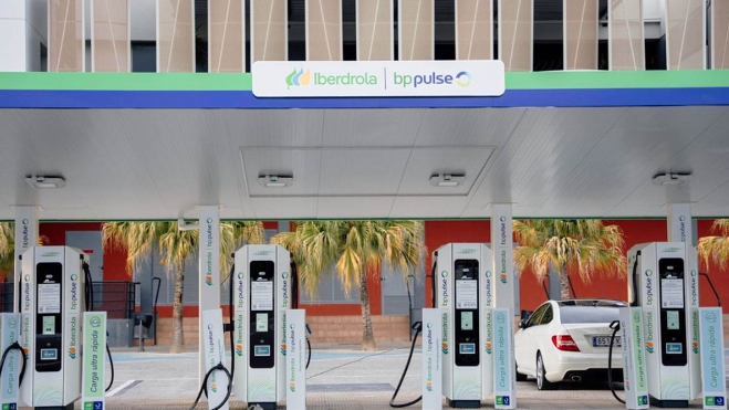 red recarga coches electricos iberdorla bp pulse 2