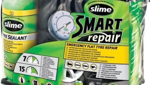 Kit reparapinchazos Guardia Civil vigila maletero multa 200 euros rueda de recambio o ‘galleta’