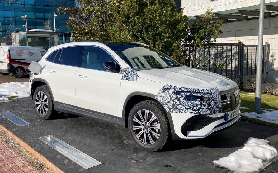  Mercedes EQA en la sede de Mercedes-Benz España 