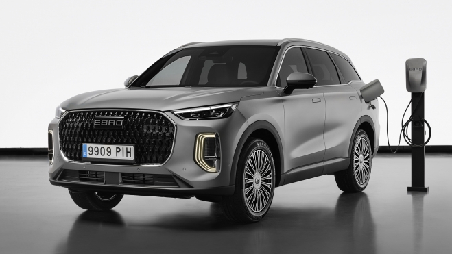 El EBRO S900 PHEV parte en España desde 53.300 euros sin incluir descuentos o ayudas disponibles. El EBRO S900 PHEV parte en España desde 53.300 euros sin incluir descuentos o ayudas disponibles.