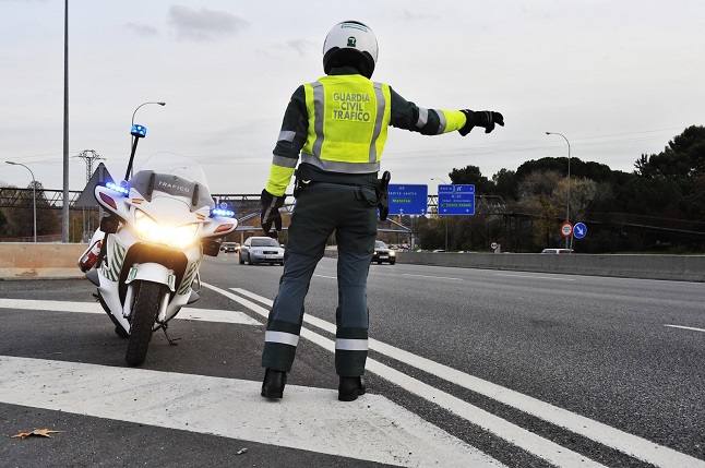 Moto Guardia Civil peligro balizas V16 no se ven portada
