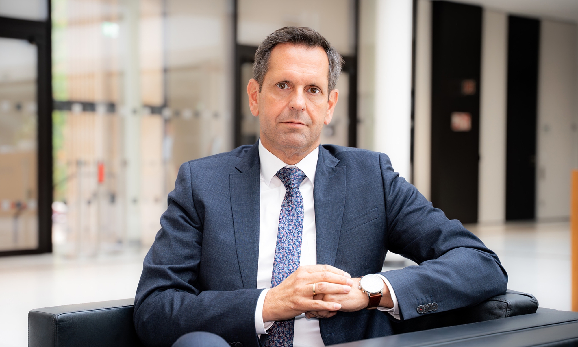 Olaf Lies aboga por que las ayudas estatales también lleguen a los coches eléctricos usados.