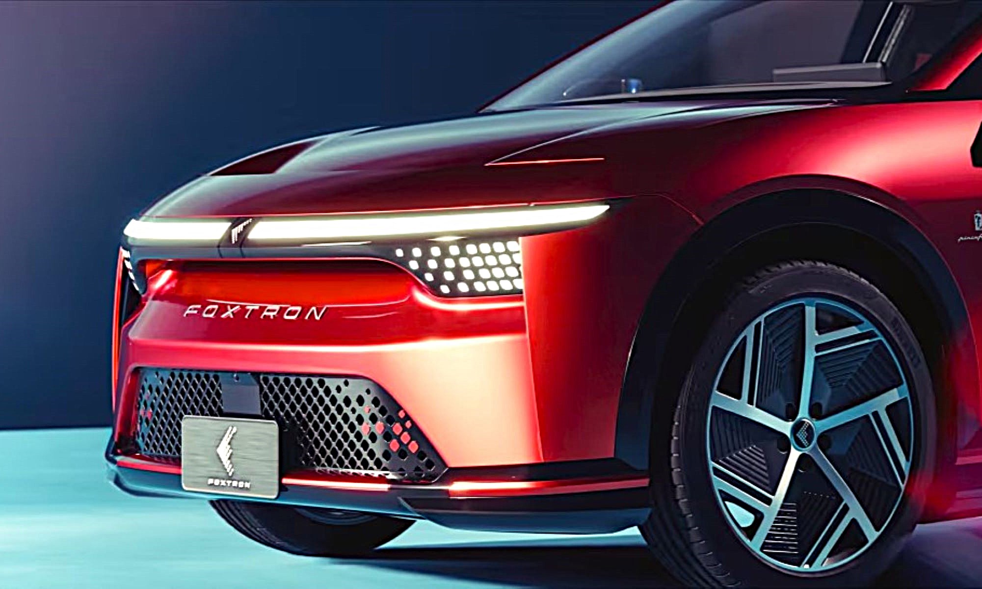 Fabricará un coche eléctrico para Mitsubishi, pero el productor del iPhone quiere crear su propia marca de coches eléctricos.