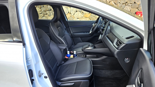 4,3 litros gasolina, fabrica España y 8 años garantia SUV híbrido Mitsubishi Grandis (1)