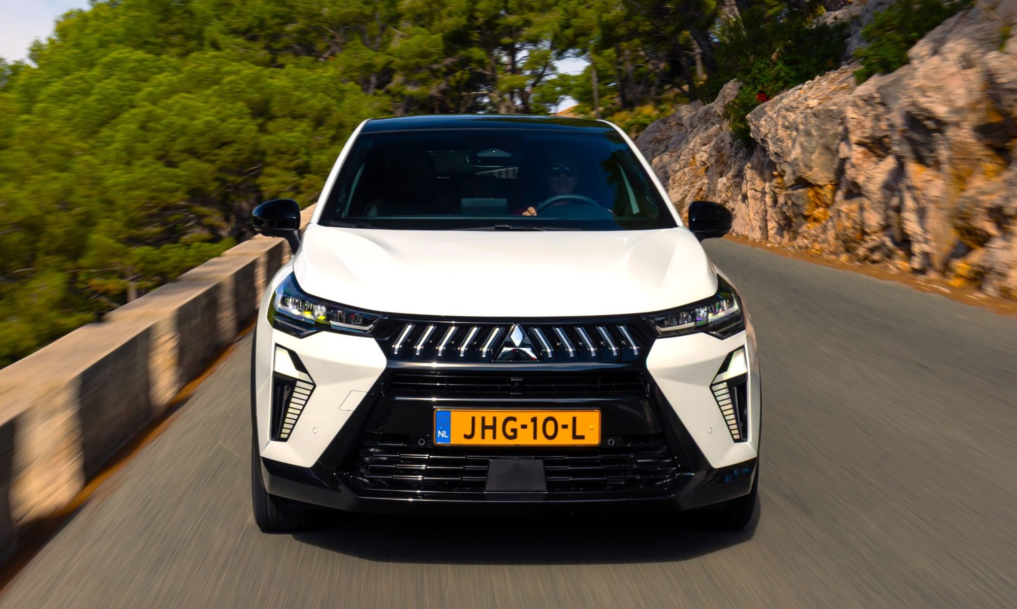 El Mitsubishi Grandis se basa en el Renault Symbioz pero, por ejemplo, ofrece 8 años de garantía por tres del modelo francés.