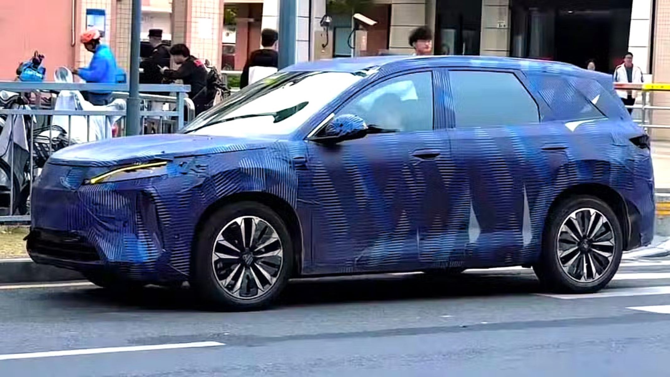 El nuevo SUV eléctrico de BYD se denominarái Yuan Max y se vendería, de entrada, en su mercado doméstico.