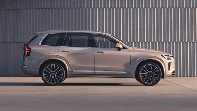 Volvo XC90 (3) (1)