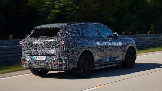 BMW iX5 Hydrogen Trasera