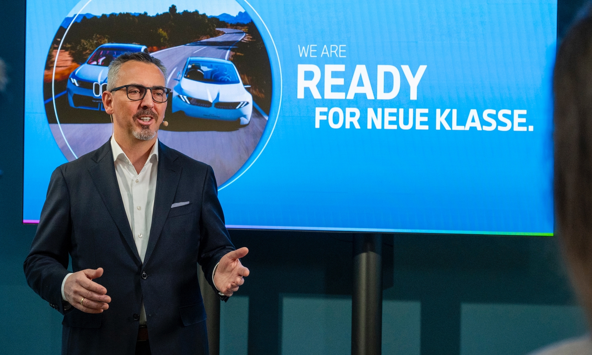 Joachim Post, director de Desarrollo de BMW, durante una presentación.