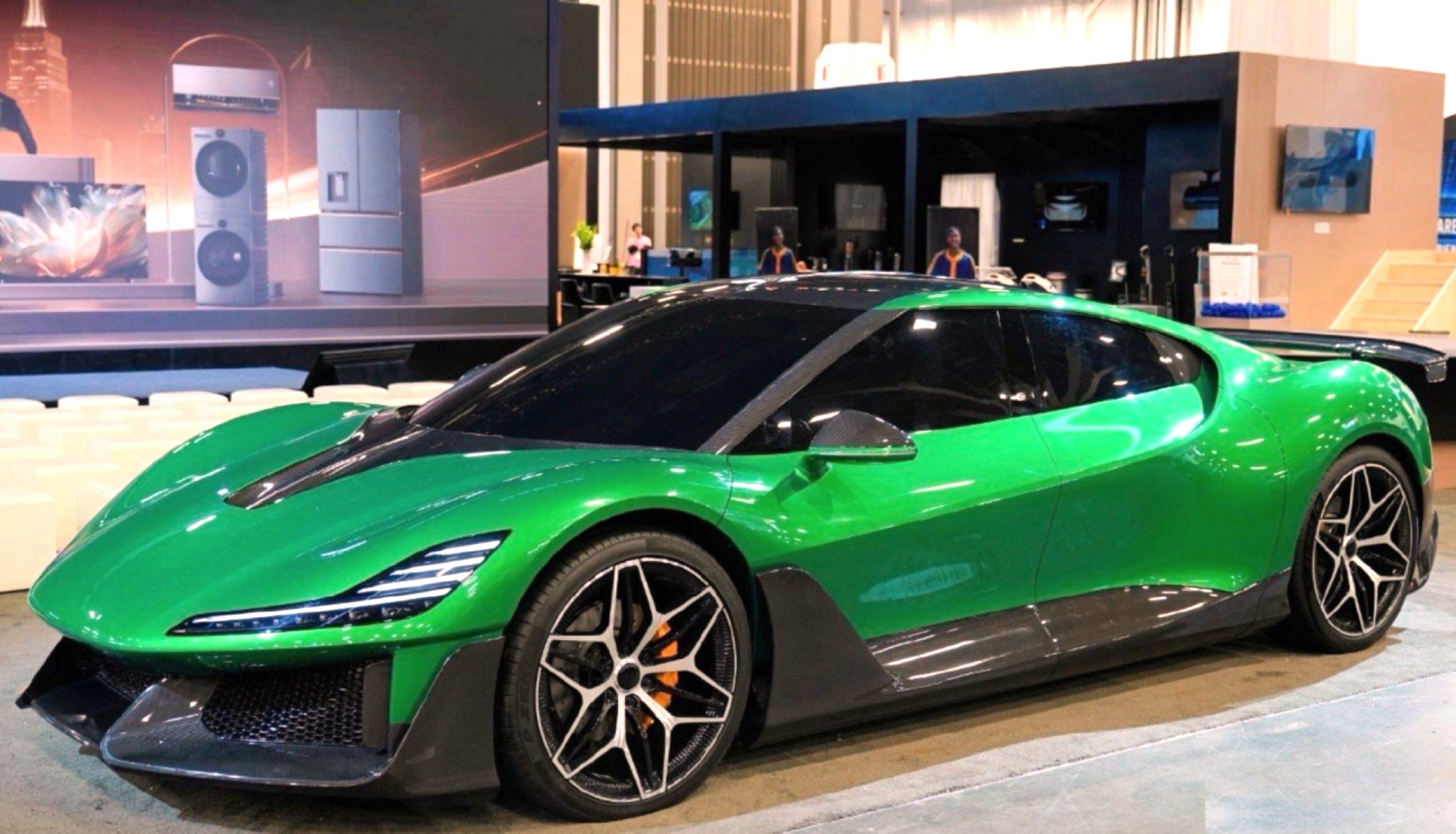 El primer coche eléctrido de Dreame, participada por Xiaomi, es un brutal deportivo de 1.903 CV y cuatro motores eléctricos. Fuente: X