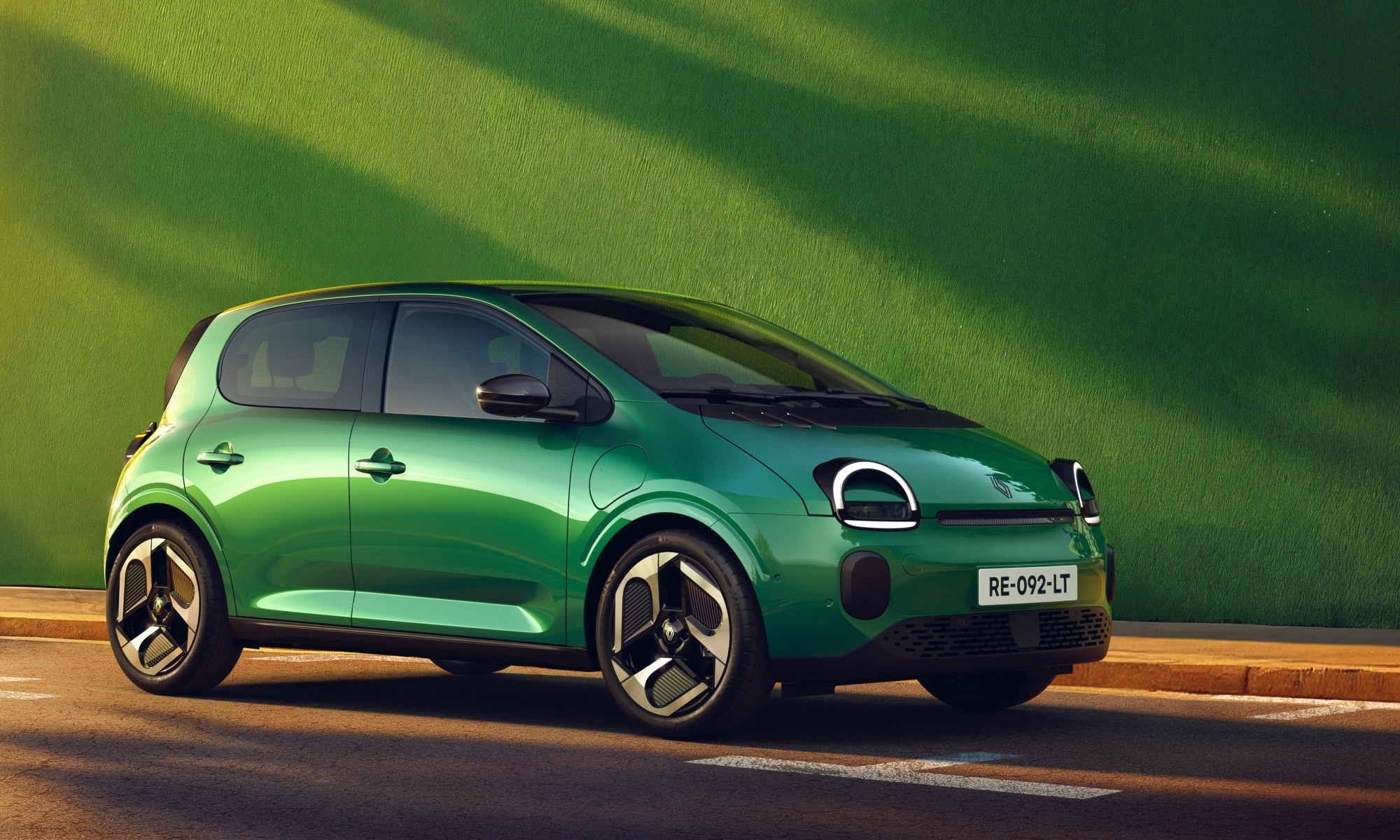 Al igual que el 5, Renault explota el aspecto retro del nuevo Twingo.