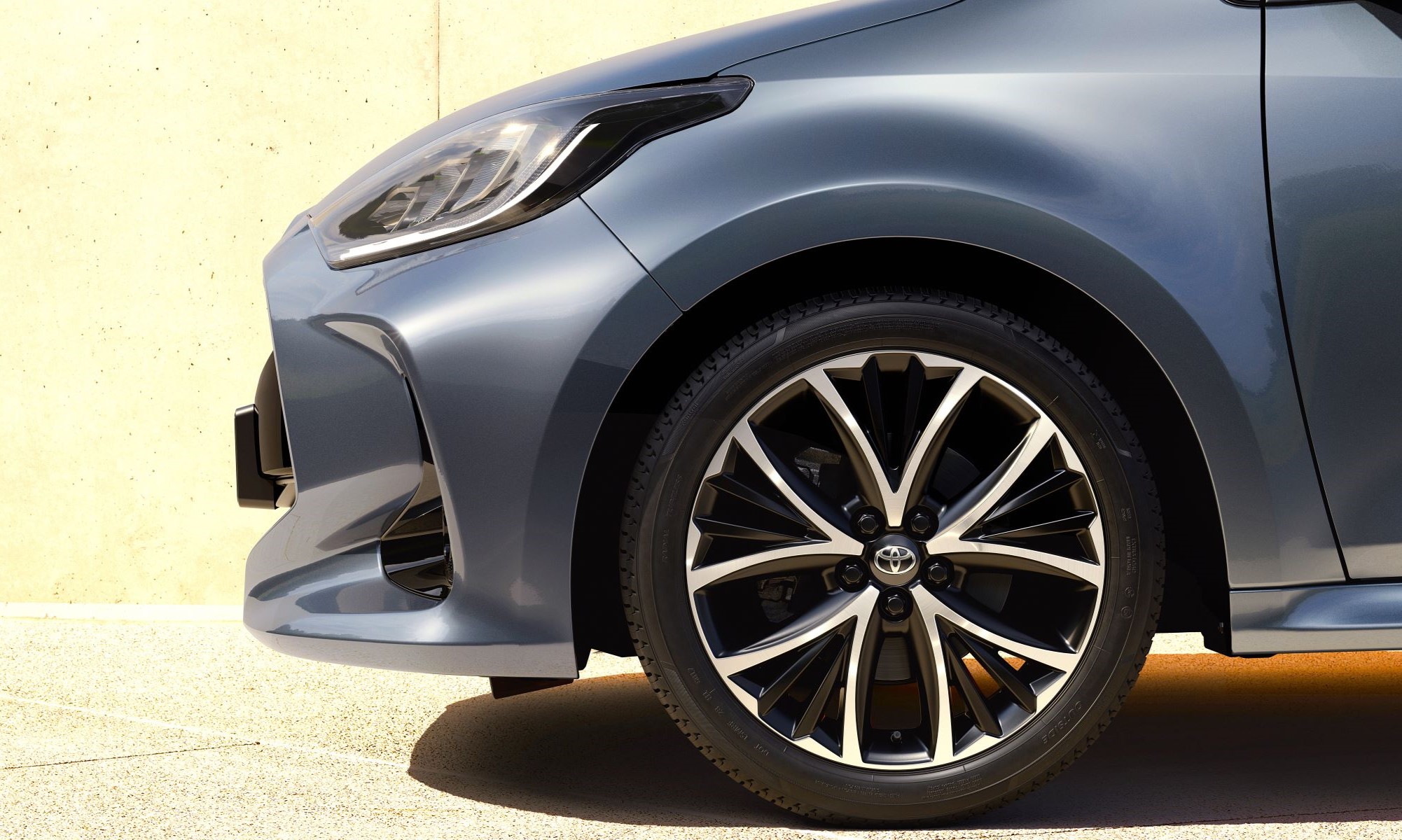 El Toyota Yaris ha acabado 2025 como el urbano híbrido líder en ventas en España, superando por 6.000 unidades al MG MG3.