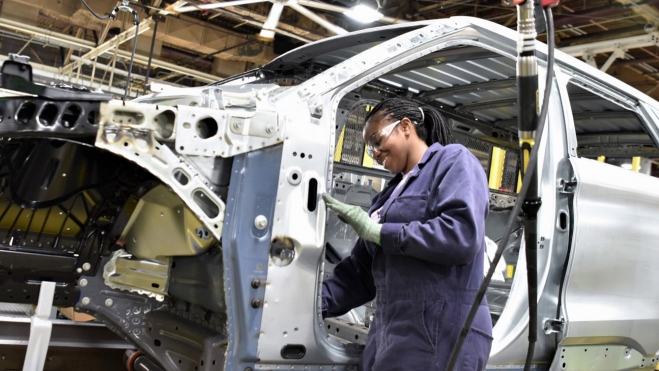 ford no encuentra mecanicos ingenieros sueltos altos