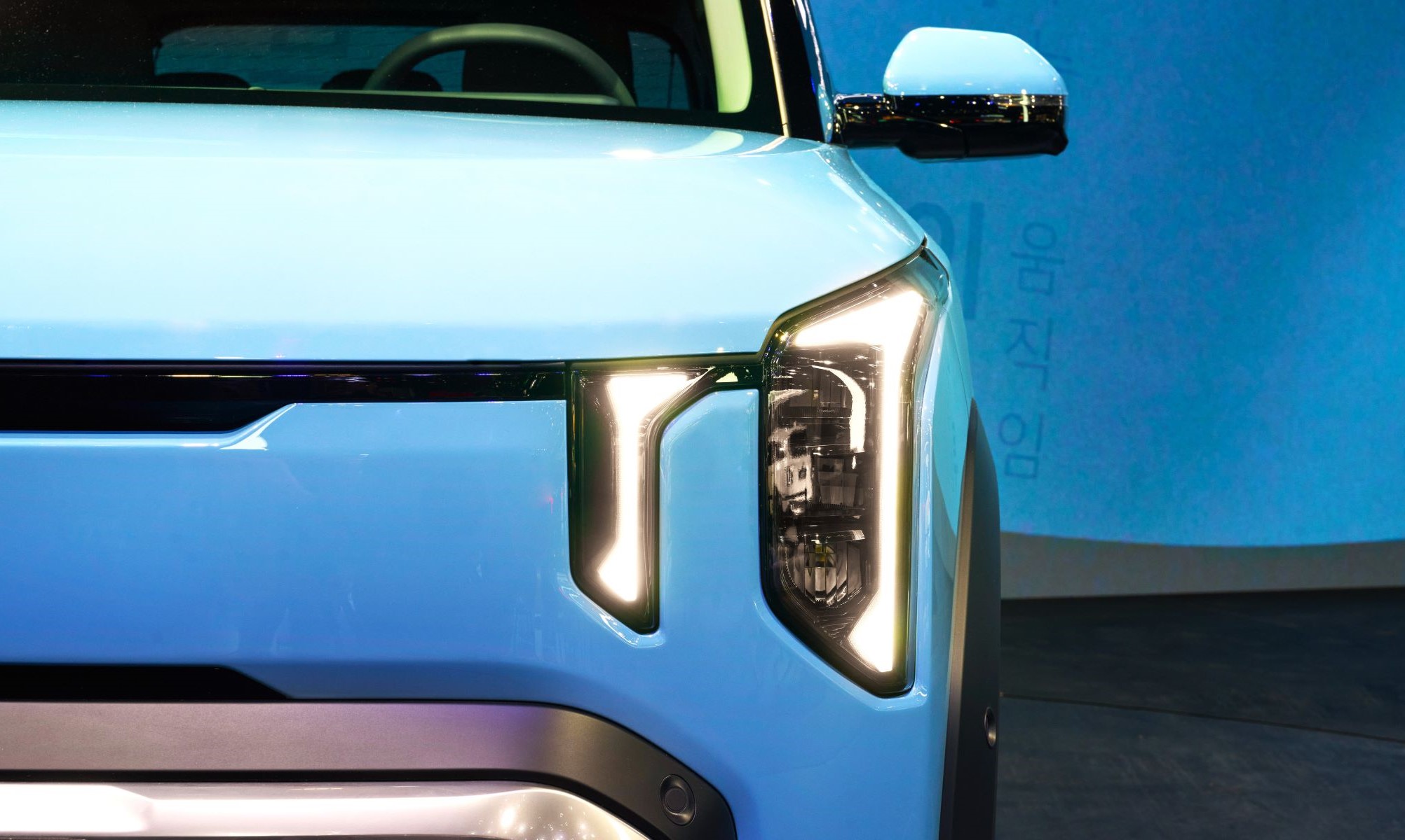 El CEO de KIA y su jefe de Diseño ya señalan la necesidad de contar con un coche eléctrico más barato que el recién lanzado EV2.