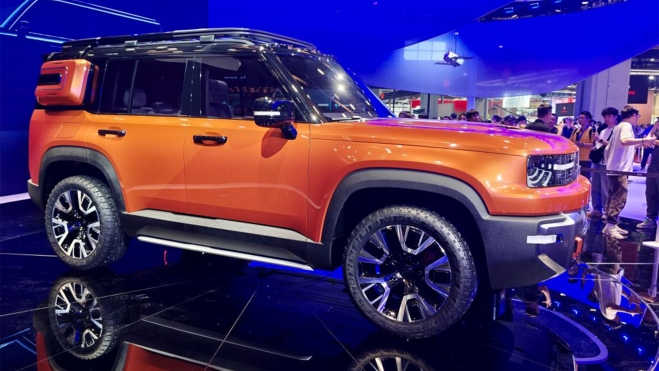 geely galaxy cruiser land rover defender chino europa