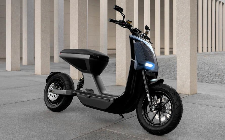  NAON Zero-One, un scooter eléctrico que llama la atención por su estética pero que convence por prestaciones. 