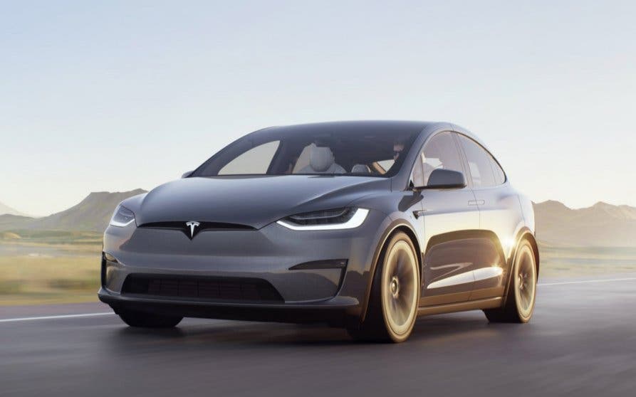  Tesla Model X 2021. 