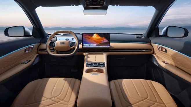 geely starray 2,4 L100 km de gasolina y 943 km de autonomía el dueño de Volvo desembarca en España 5