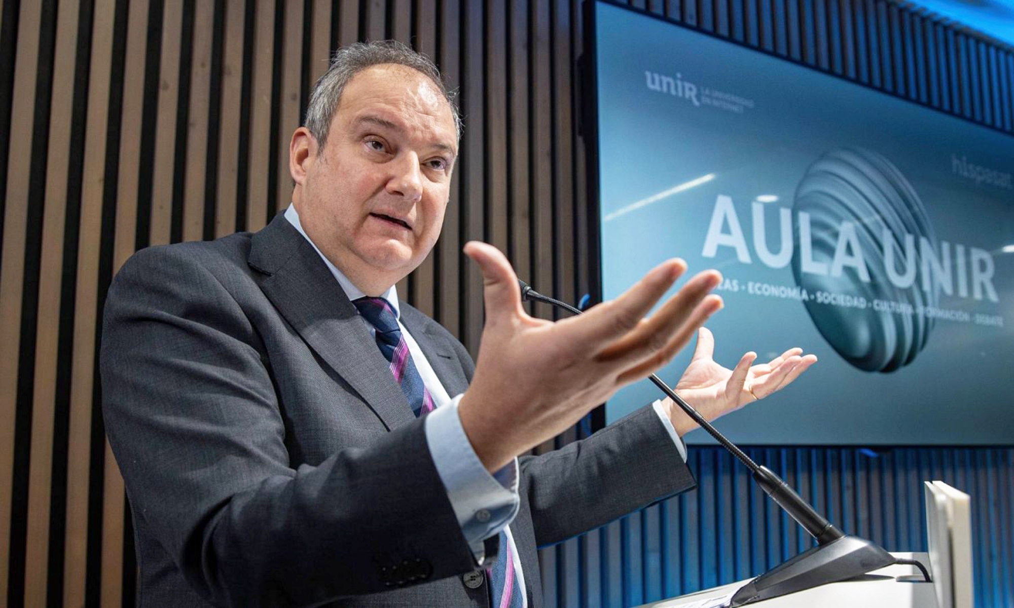 Jordi Hereu, ministro de Industria, sopesó esta posibilidad aunque posteriormente fue descartada.