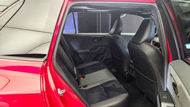 toyota rav4 precio España SUV vendido mundo 308 CV 4.jpeg