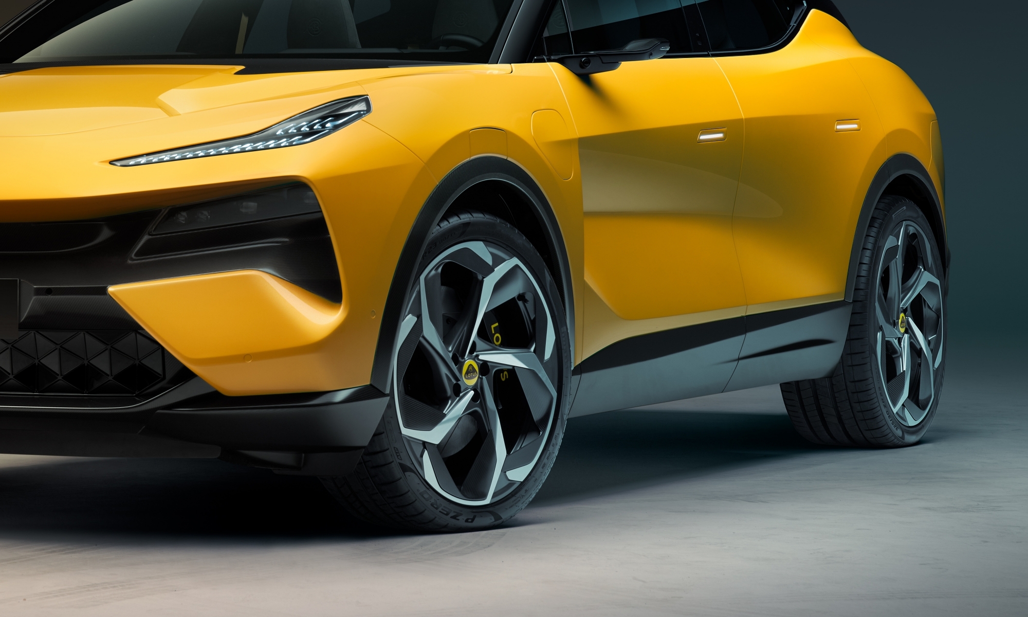 El Lotus Eletre saldrá un 50% más barato por la nueva política arancelaria de Canadá.