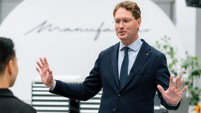 Ola Källenius, CEO de Mercedes-Benz, deja muchas pistas sobre el nuevo Clase S. Ola Källenius, CEO de Mercedes-Benz, deja muchas pistas sobre el nuevo Clase S.