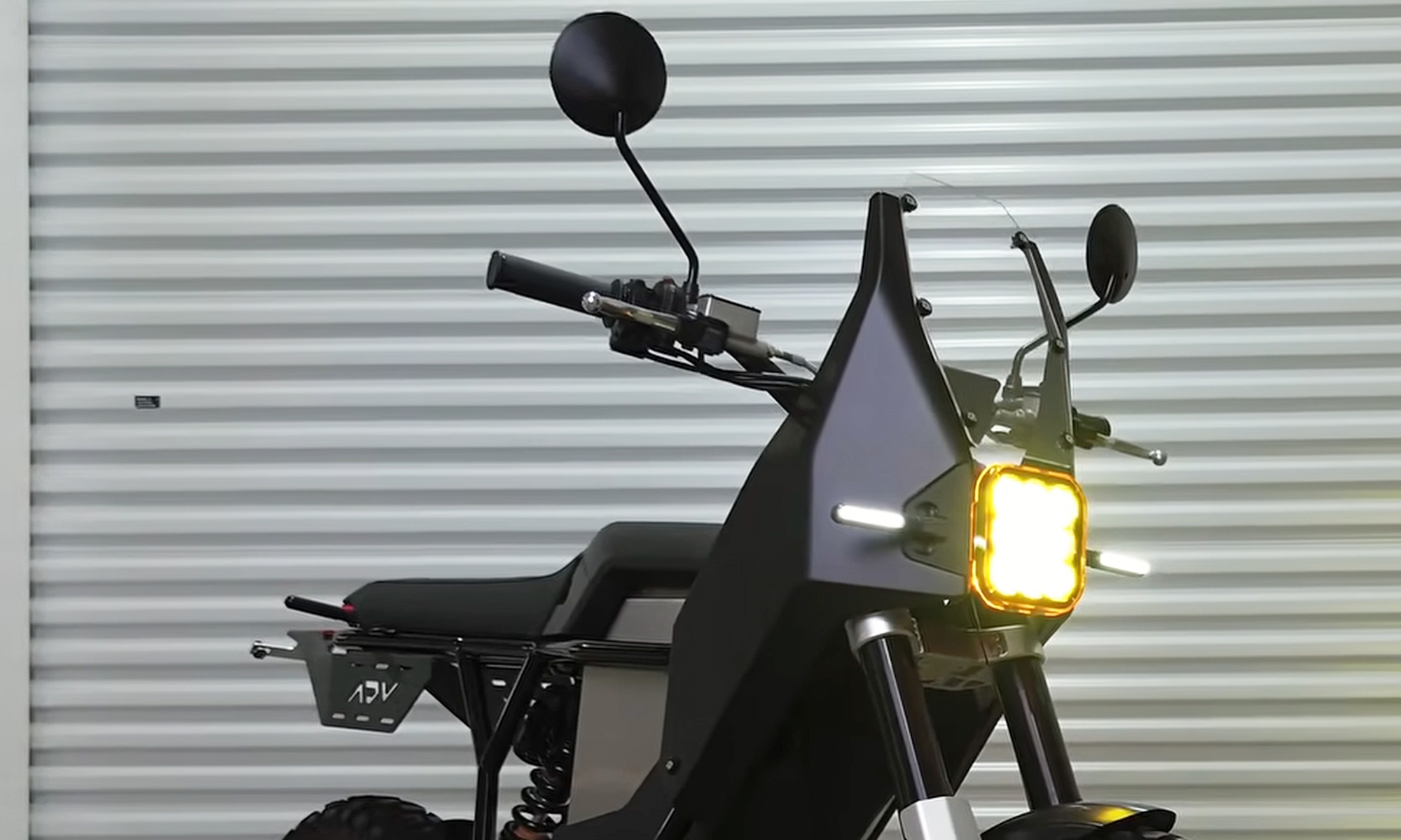 land moto district adv 2