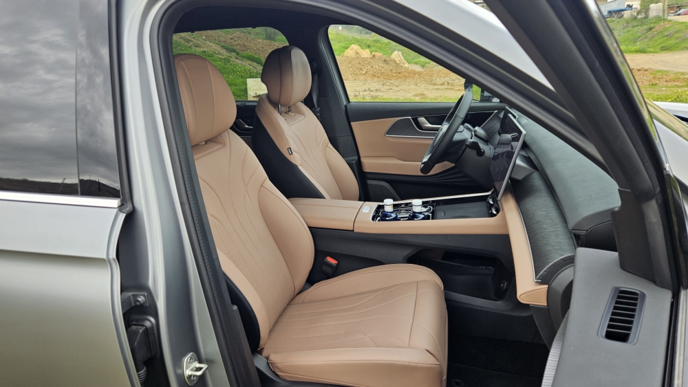 EBRO s900 1,68 L100 km 1.050 km de autonomía mejor coche fabricado en España EBRO s900 PHEV (8)