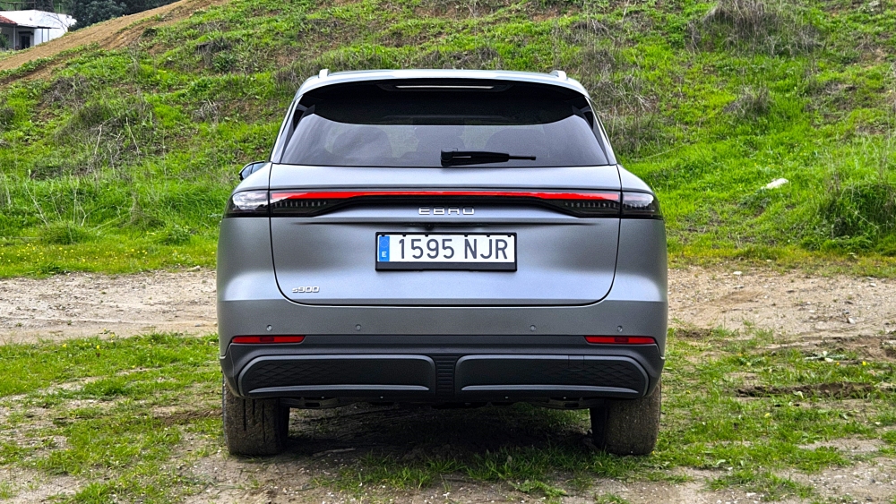 EBRO s900 1,68 L100 km 1.050 km de autonomía mejor coche fabricado en España EBRO s900 PHEV (11)