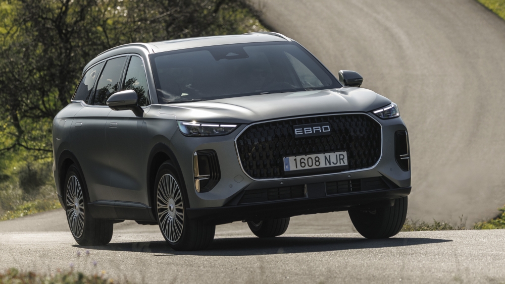 EBRO s900 1,68 L100 km 1.050 km de autonomía mejor coche fabricado en España EBRO s900 PHEV (15)