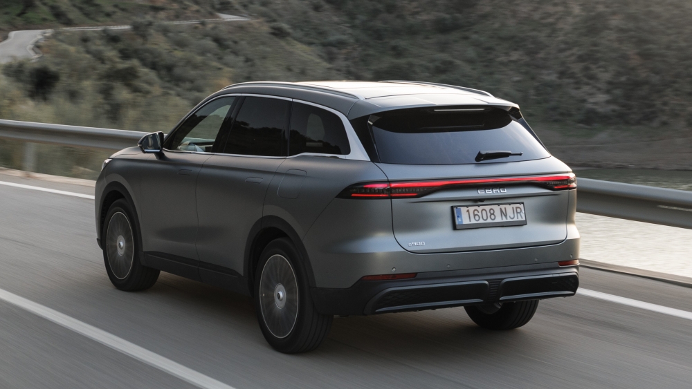 EBRO s900 1,68 L100 km 1.050 km de autonomía mejor coche fabricado en España EBRO s900 PHEV (17)