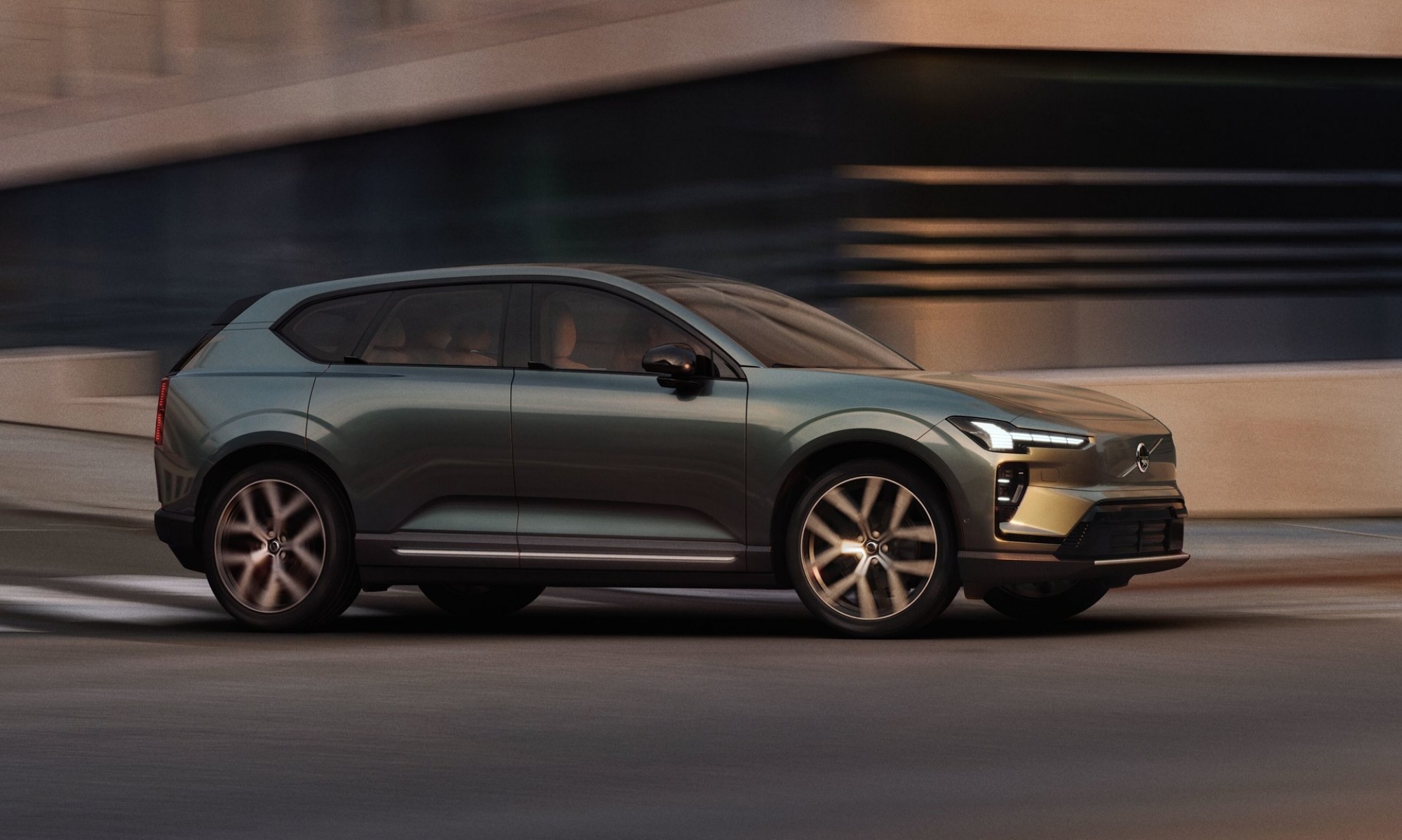 A nivel estético el EX60 no supone ninguna sorpresa.