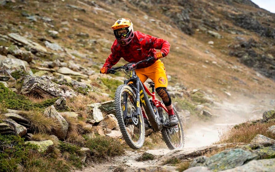  La bicicleta eléctrica de Enduro Fulgur Mula tiene un precio que está entre 6.700 y 8.900 euros, según la configuración que se elija. 