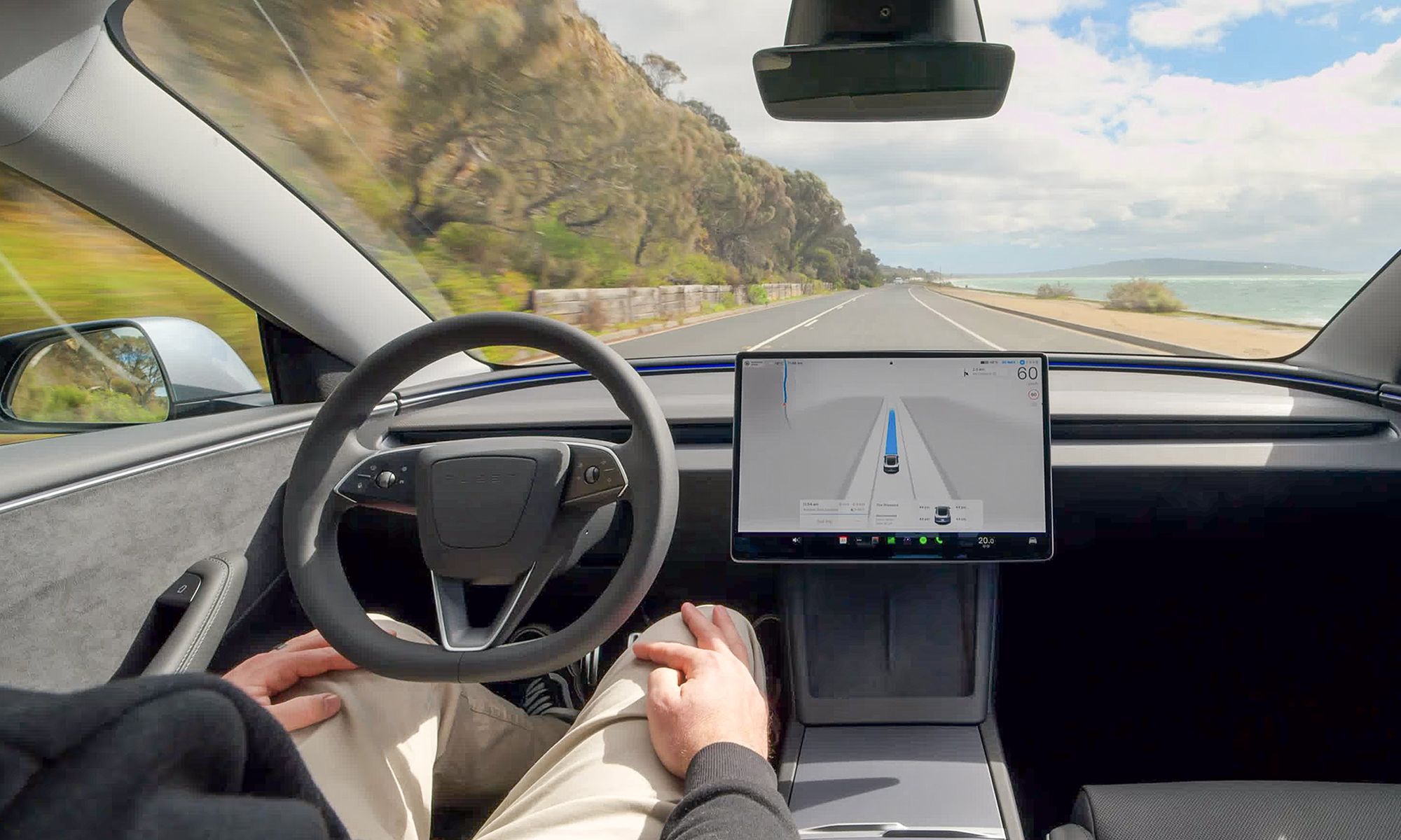 La conducción autónoma supervisada de Tesla está cada vez más cerca de ser una realidad en España.