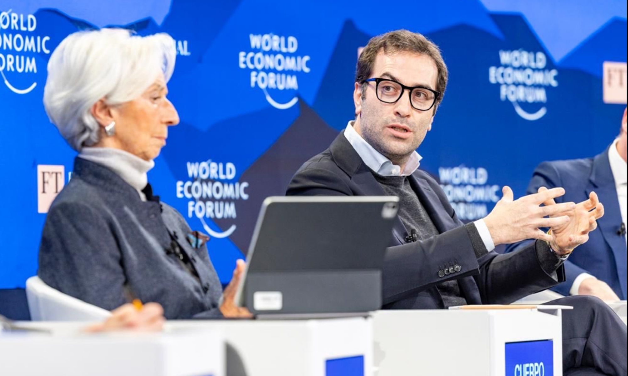 ministeria economia espana bloquedo plan auto ayudas coches electricos