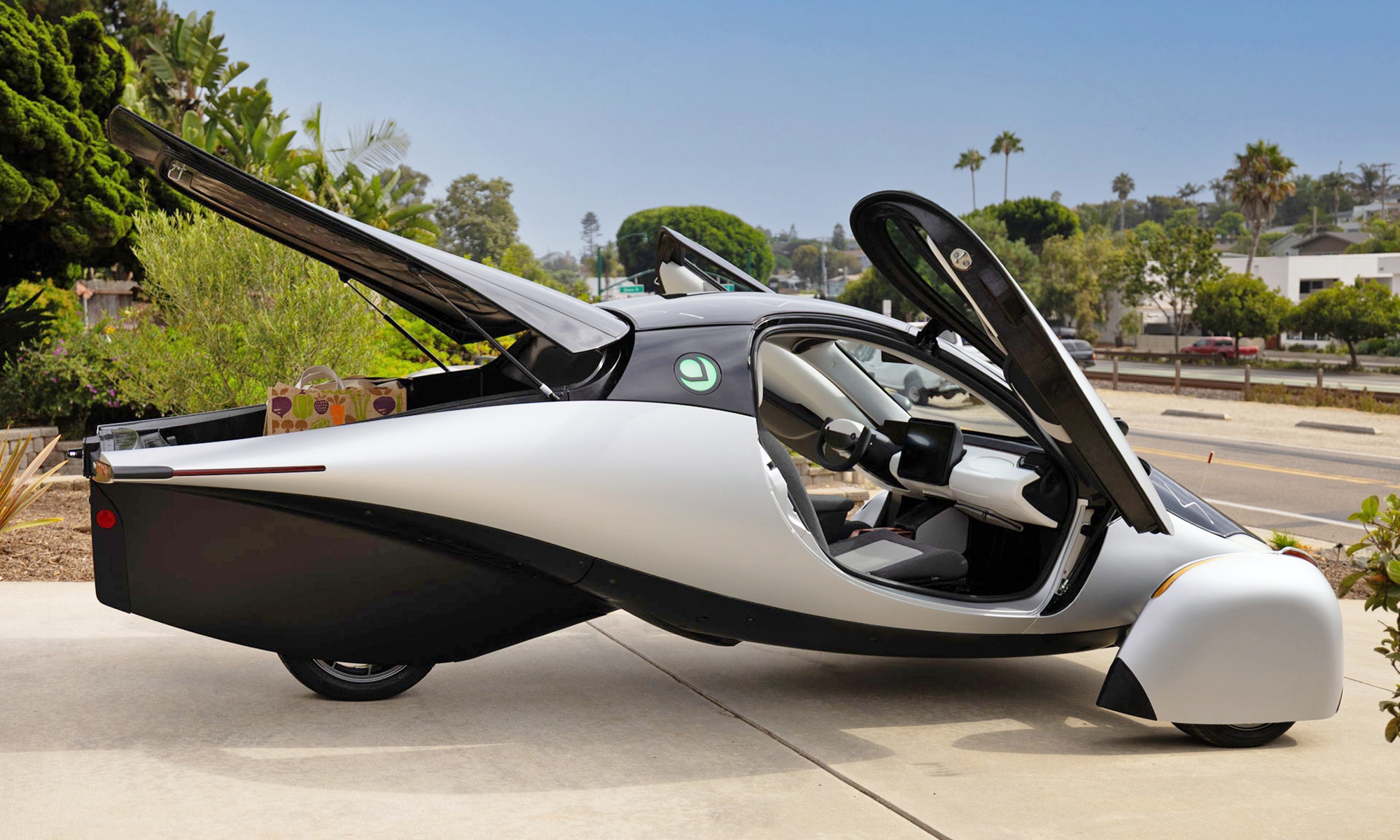 Aptera tiene listo el desarrollo de su coche eléctrico solar y debería venderlo en 2026.