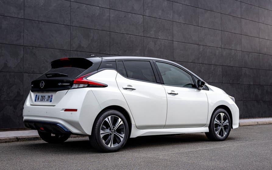  Nissan LEAF10 