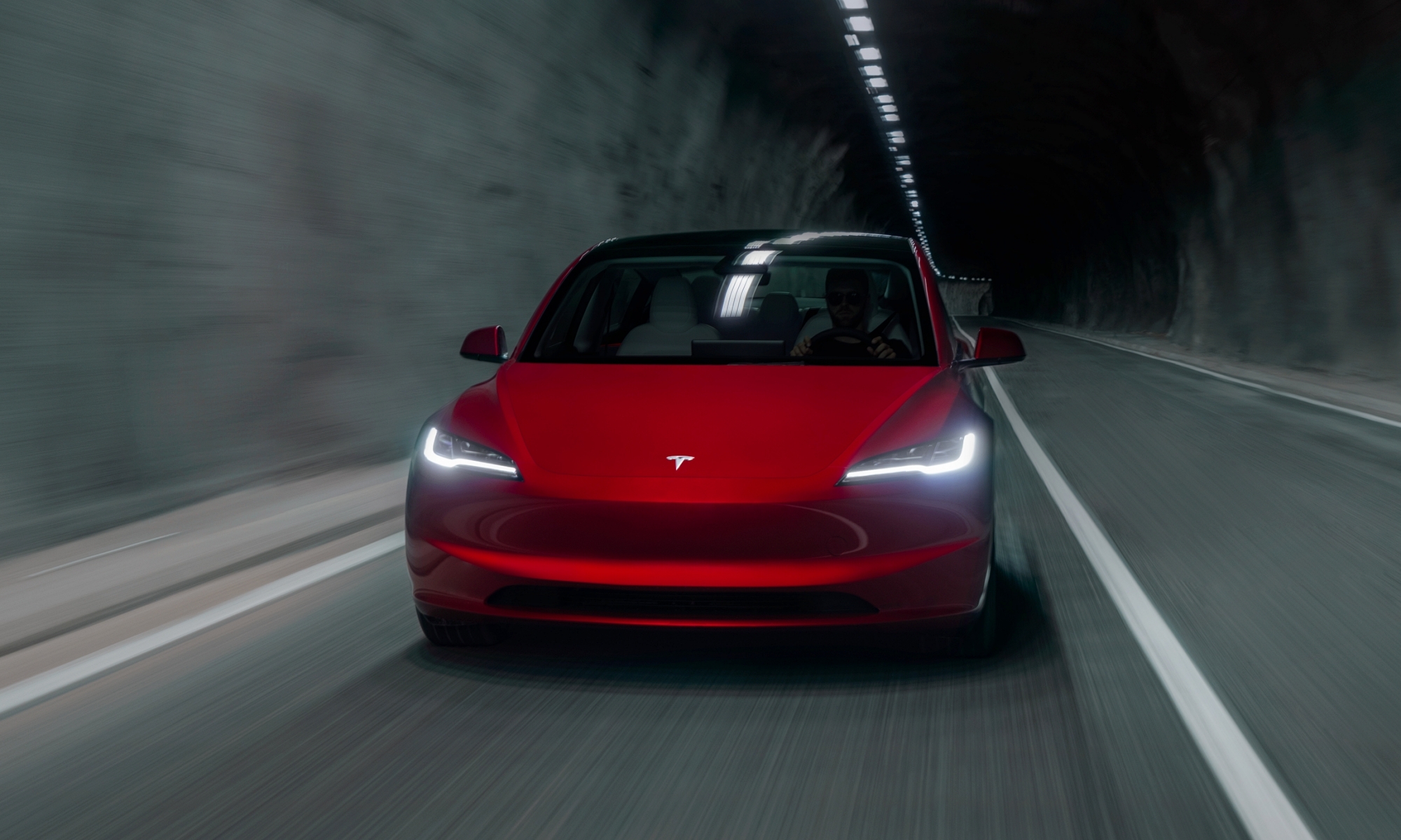 Por primera vez en 6 años el Model 3 se baja del primer cajón del podio.